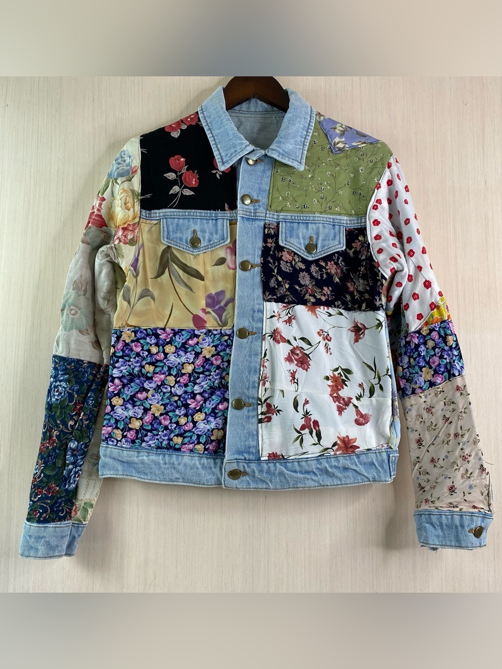 Upcycled Women’s Patchwork Panels Floral Light Wash Denim Jacket XS
